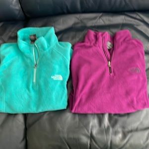 2 super cute northface fleece pull overs size large